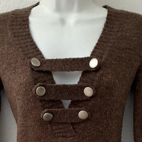 LOVE ROCKS CUT OUT V-NECK PLUNGE SWEATER - Picture 3 of 8